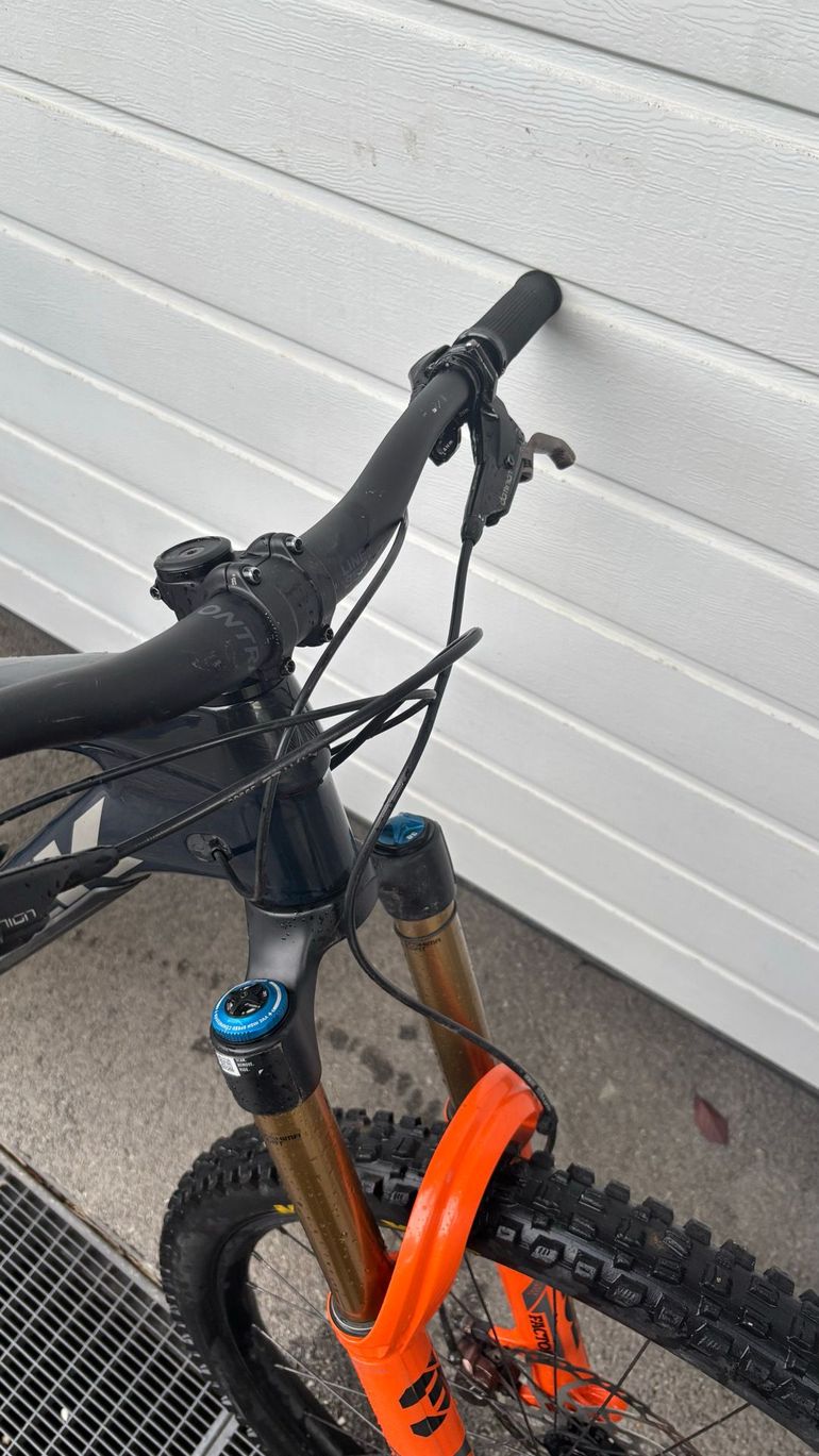 Używany Trek Slash Shimano SLX 2022 Mountainbike — zdjęcie 3 z 5
