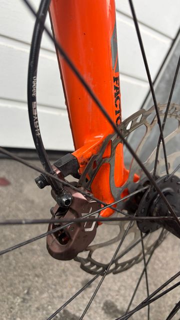 Used Trek Slash Shimano SLX 2022 Mountainbike, Blue — image 5 of 5