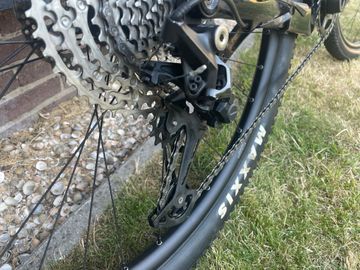 Used Giant Xtc Shimano Deore 2022 Mountainbike, Black — image 10 of 12