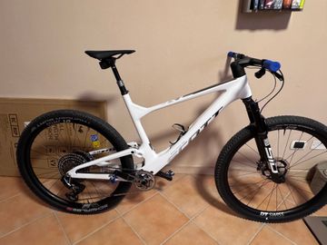 Used Scott Spark RC Pro 2022 2022 Mountainbike, White, 29 — image 4 of 7