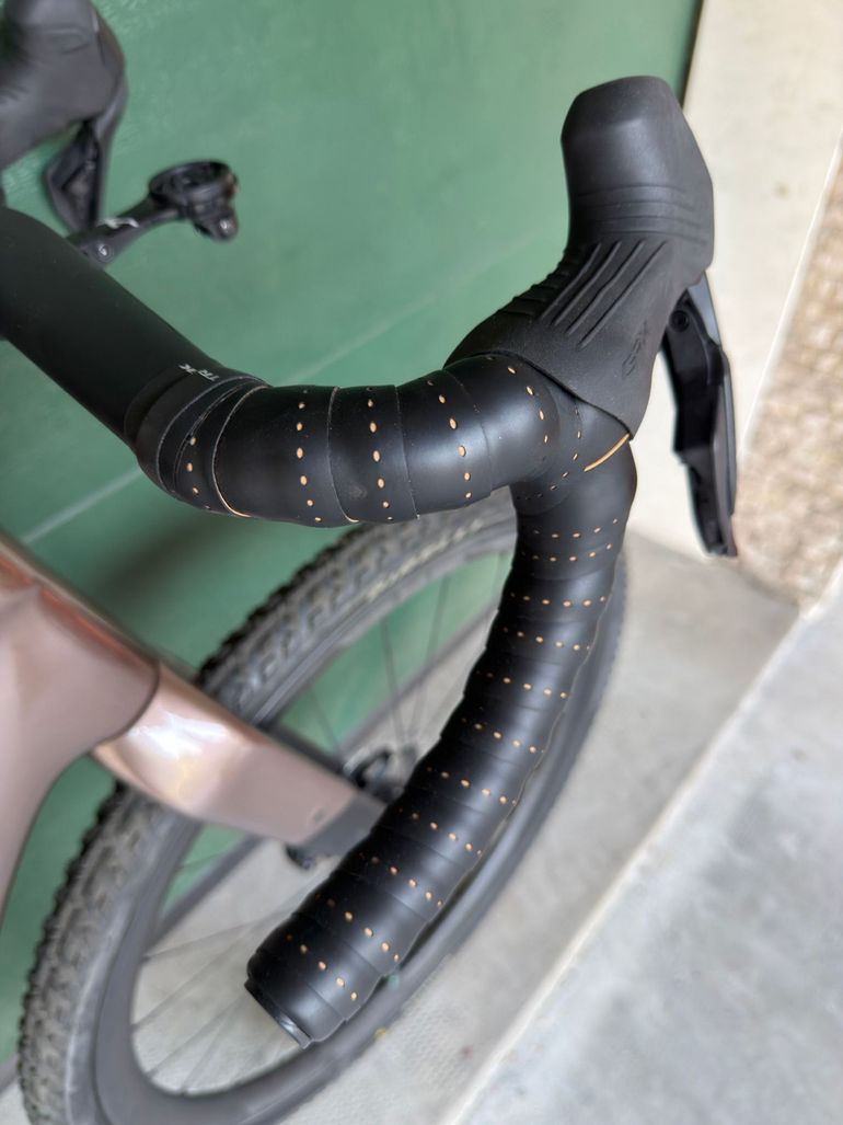 Used Trek Checkpoint Shimano GRX Di2 2026 Road & Gravel, Light Gray — image 11 of 12