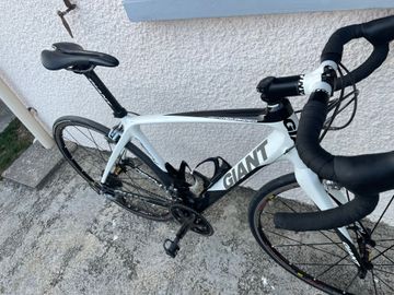 Used Giant Defy Advanced 1 2010 2010 Road & Gravel, White — image 4 of 4