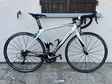 Used Giant Defy Advanced 1 2010 2010 Road & Gravel, White — image 1 of 4