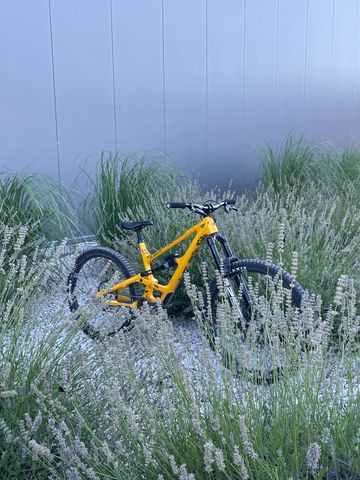 Použité YT Industries Capra CORE 3 MX 2022 2022 Mountainbike — obrázek 2 z 5
