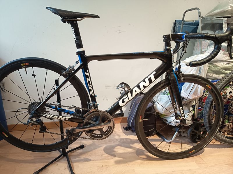 Used Giant Advanced Sl 2012 2012 Road & Gravel