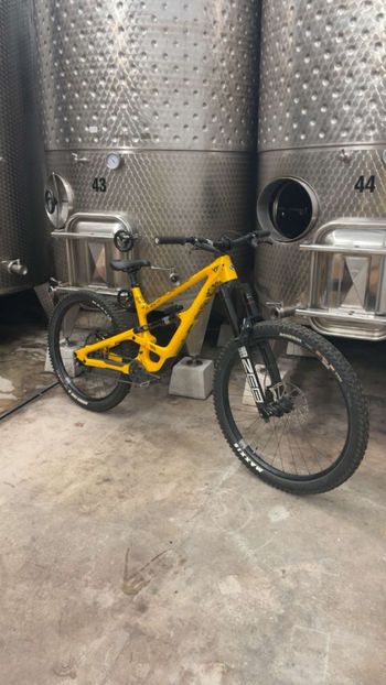 YT Industries Capra CORE 3 MX 2022 2022 Mountainbike usato, Arancione — immagine 3 di 6
