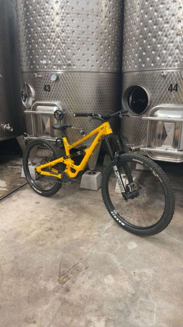 Used YT Industries Capra CORE 3 MX 2022 2022 Mountainbike, Orange, 29, 27.5 — image 3 of 6