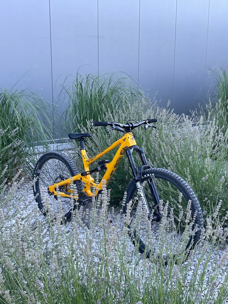 YT Industries Capra CORE 3 MX 2022 2022 Mountainbike usato, Arancione — immagine 2 di 6