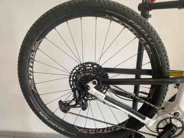 Tweedehands rockkrider XC900S 2023 Mountainbike — afbeelding 6 van 19