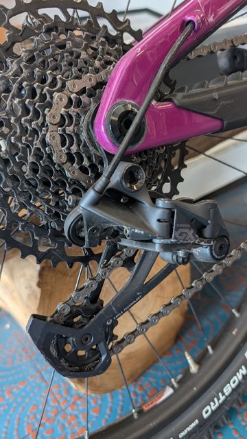 Używany Santa Cruz Heckler SRAM GX Eagle 2025 Mountainbike — zdjęcie 3 z 7