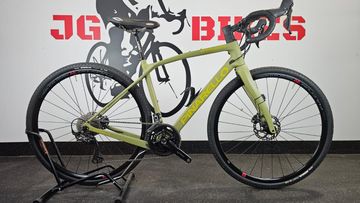 Käytetty Pinarello Granger X3 Disc 2023 2023 Road & Gravel