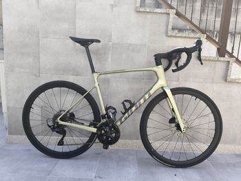 Brugt Giant Defy Shimano 105 2024 Road & Gravel