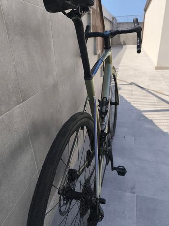 Brugt Giant Defy Shimano 105 2024 Road & Gravel — billede 5 af 6