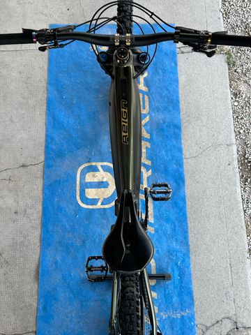 Used Giant Reign E+ 0 2022 2022 Mountainbike, Green, 29 — image 6 of 8