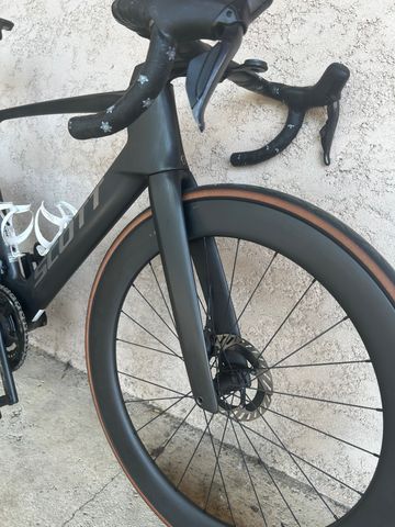 Scott Foil RC 10 2025 2025 Road & Gravel usato, Nero — immagine 7 di 7