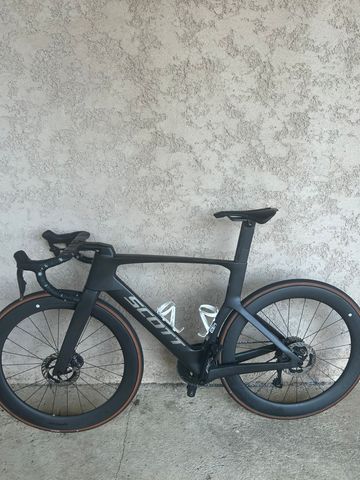 Scott Foil RC 10 2025 2025 Road & Gravel usato, Nero — immagine 2 di 7