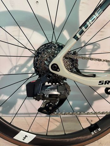 CUBE AGREE C:62, SL 2023 2023 Road & Gravel usato, Grigio chiaro — immagine 9 di 12