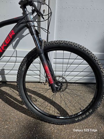 Mondraker Chrono 2021 2021 Mountainbike de segunda mano, Negro — imagen 2 de 10
