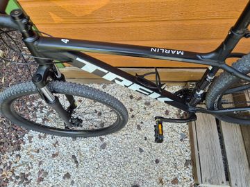 Gebrauchtes Trek Marlin 4 Gen 2 2024 2024 Mountainbike, Schwarz, 27.5, 29 — Bild 5 von 6
