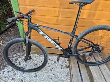 Gebrauchtes Trek Marlin 4 Gen 2 2024 2024 Mountainbike, Schwarz, 27.5, 29 — Bild 2 von 6