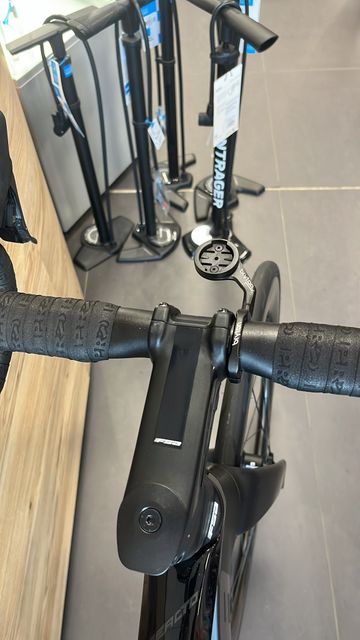 Used Merida REACTO 8000 2024 2024 Road & Gravel, Black — image 11 of 14