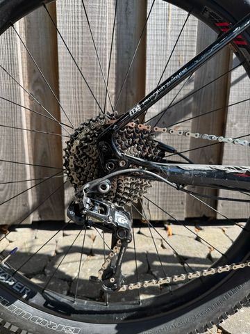 Specialized Fuse Expert 6Fattie 2016 2016 Mountainbike usato, Nero — immagine 5 di 11