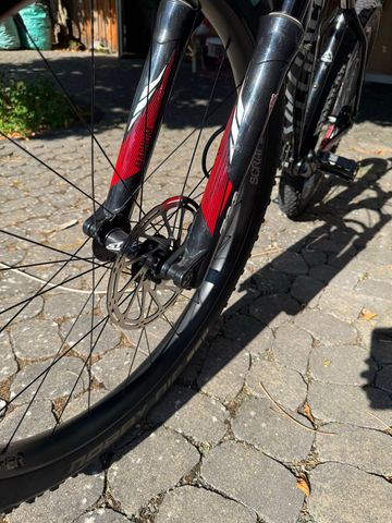Specialized Fuse Expert 6Fattie 2016 2016 Mountainbike usato, Nero — immagine 9 di 11
