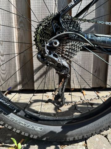 Specialized Fuse Expert 6Fattie 2016 2016 Mountainbike usato, Nero — immagine 4 di 11