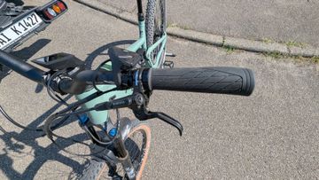 Gebrauchtes Focus Thron Shimano Deore XT 2021 Mountainbike, Grün — Bild 8 von 15