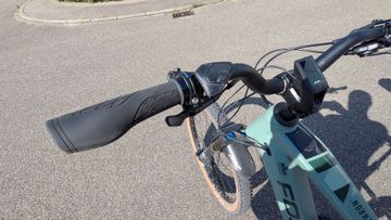 Gebrauchtes Focus Thron Shimano Deore XT 2021 Mountainbike, Grün — Bild 9 von 15