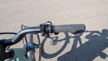 Gebrauchtes Focus Thron Shimano Deore XT 2021 Mountainbike, Grün — Bild 10 von 15