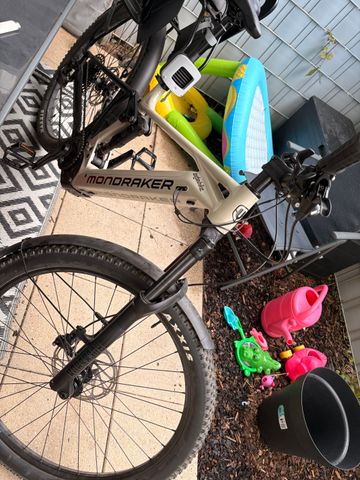 Used Mondraker CHASER X 2023 2023 Urban, Light Gray — image 4 of 10