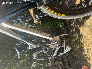 Używany Banshee Titan V3.2 2025 Mountainbike — zdjęcie 32 z 42