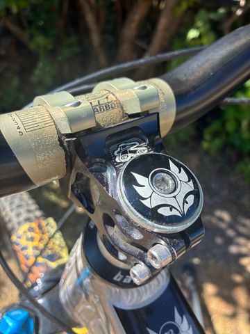 Używany Banshee Titan V3.2 2025 Mountainbike — zdjęcie 18 z 42