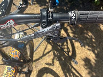 Używany Banshee Titan V3.2 2025 Mountainbike — zdjęcie 9 z 42