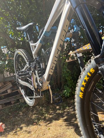 Używany Banshee Titan V3.2 2025 Mountainbike — zdjęcie 24 z 42