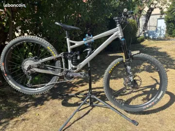 Używany Banshee Titan V3.2 2025 Mountainbike — zdjęcie 29 z 42