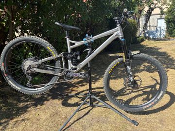 Używany Banshee Titan V3.2 2025 Mountainbike — zdjęcie 2 z 42