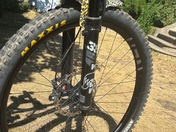 Banshee Titan V3.2 2025 Mountainbike usato, Grigio chiaro — immagine 28 di 42