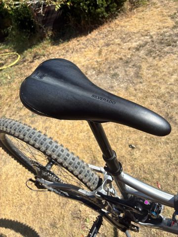 Używany Banshee Titan V3.2 2025 Mountainbike — zdjęcie 17 z 42