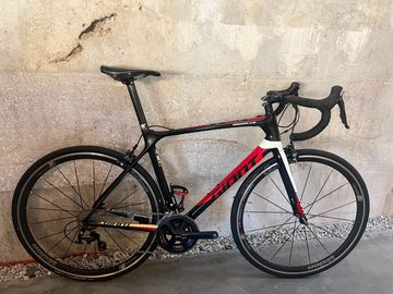Used Giant TCR Advanced 2 2016 2016 Road & Gravel, Black — image 1 of 7