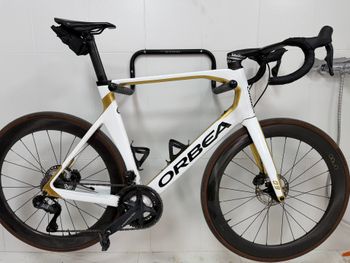 Orbea ORCA AERO M25TEAM-D 2020 2020 Road & Gravel usato
