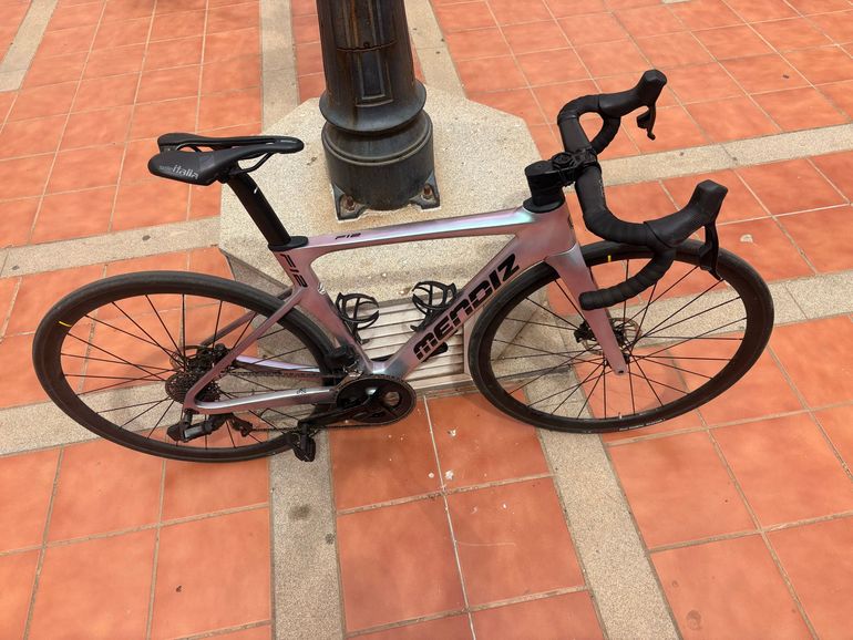 Gebrauchtes Mendiz Custom SRAM Rival eTap AXS 2022 Road & Gravel, Hellgrau — Bild 3 von 11