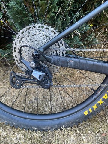 Used Trek Roscoe 7 2024 2024 Mountainbike, Black, 27.5, 29 — image 4 of 11