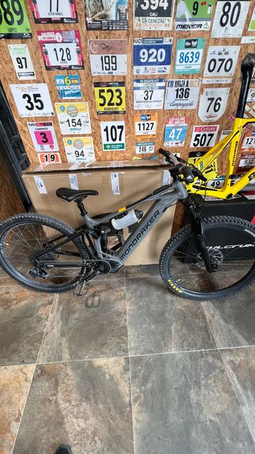 Used Mondraker CHASER R 2025 2025 Mountainbike, Light Gray, 29 — image 2 of 8