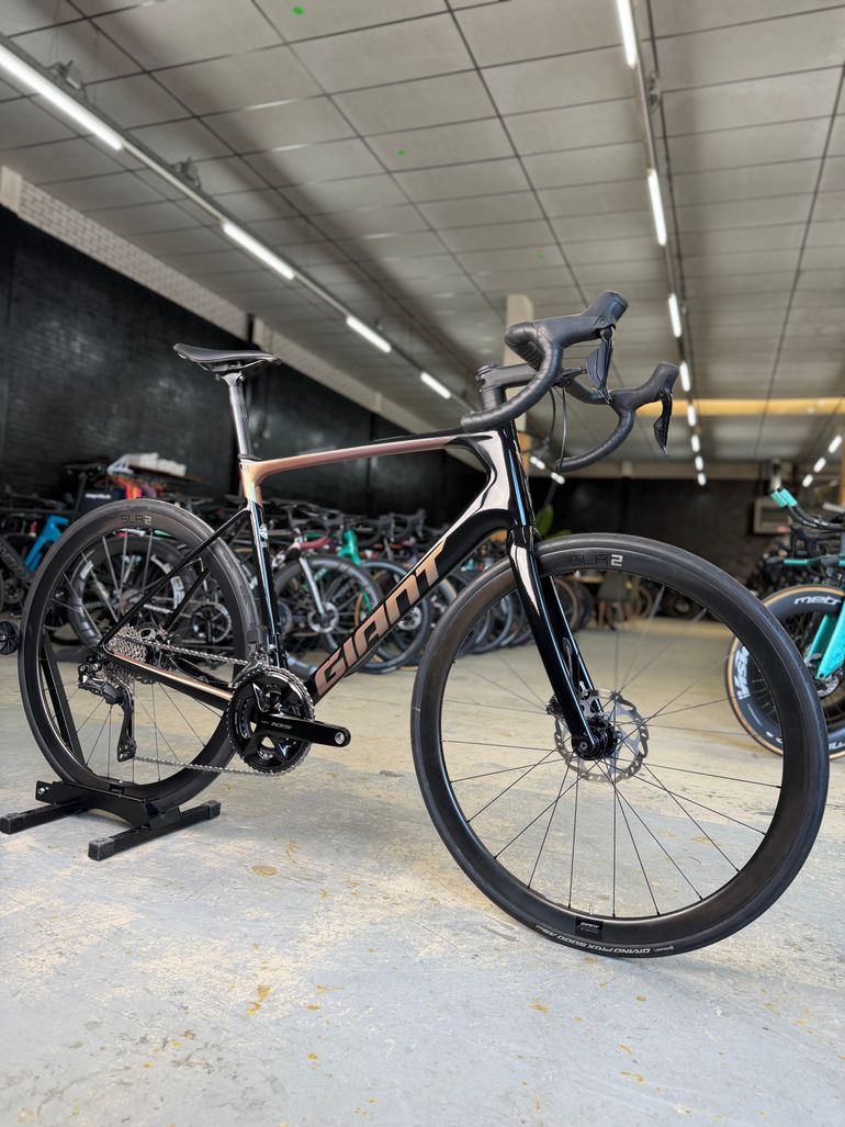 Brugt Giant Defy Advanced Pro 2 Di2 2023 2023 Road & Gravel — billede 4 af 21