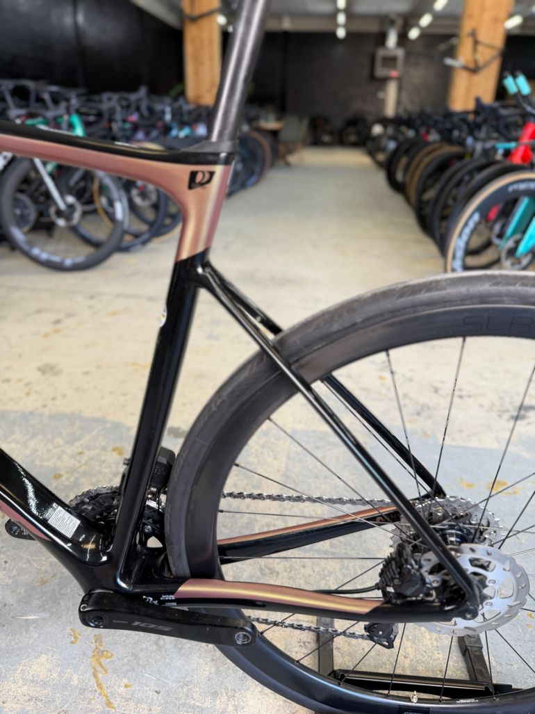 Brugt Giant Defy Advanced Pro 2 Di2 2023 2023 Road & Gravel — billede 17 af 21
