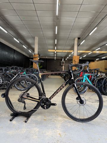 Brugt Giant Defy Advanced Pro 2 Di2 2023 2023 Road & Gravel — billede 1 af 21