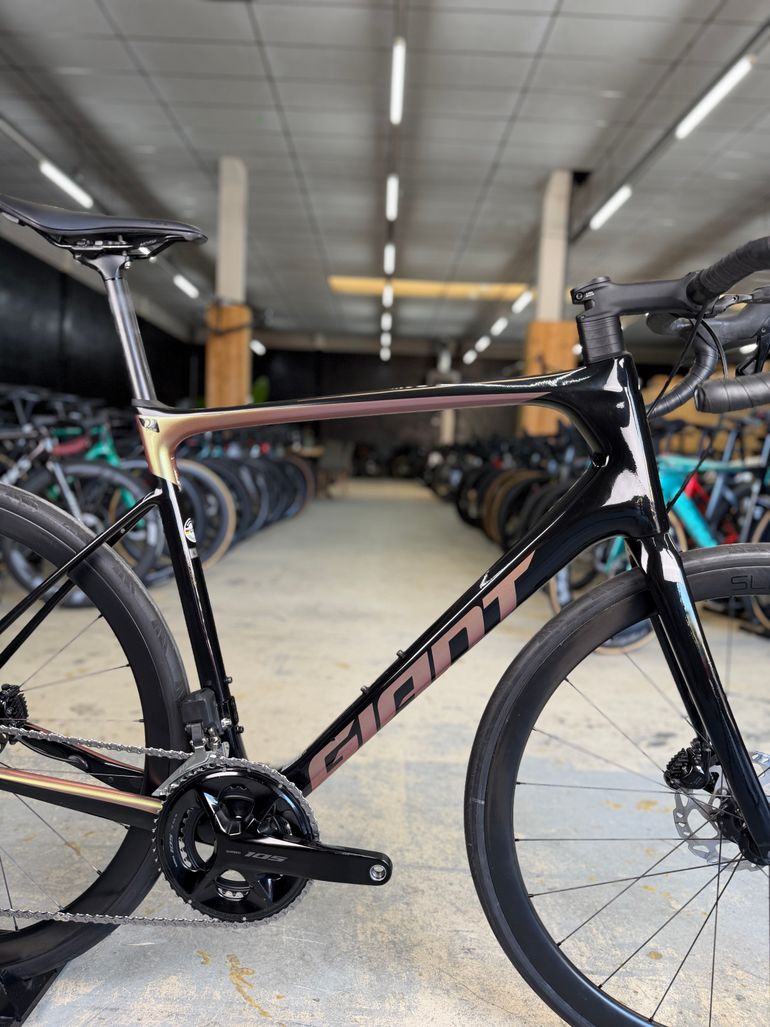 Brugt Giant Defy Advanced Pro 2 Di2 2023 2023 Road & Gravel — billede 8 af 21