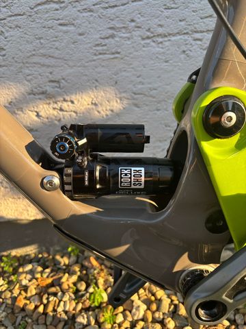 Used Forbidden Druid SRAM GX Eagle AXS 2021 Mountainbike, Light Gray — image 3 of 8